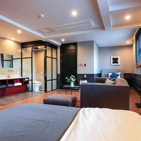 Brown-Dot Hotel Yangjeong ปูซาน ภายนอก รูปภาพ