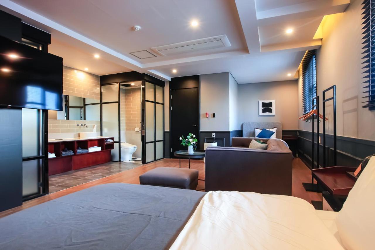 Brown-Dot Hotel Yangjeong ปูซาน ภายนอก รูปภาพ